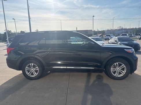 Used 2021 Ford Explorer XLT image 4