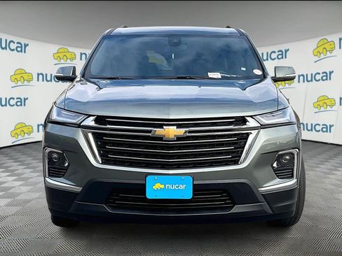 Used 2023 Chevrolet Traverse LT image 2