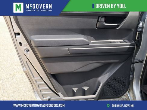 Used 2025 Toyota Tacoma SR5 AWD/4WD image 12