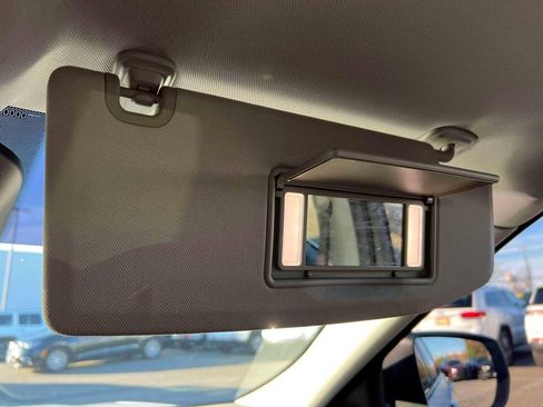 Certified 2023 Jeep Grand Cherokee Laredo w/ Luxury Tech Group I image 32