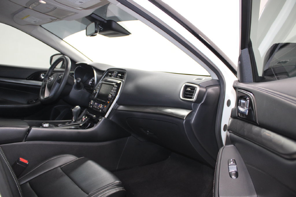 Used 2023 Nissan Maxima SV w/ Floor Mat Group FWD image 19