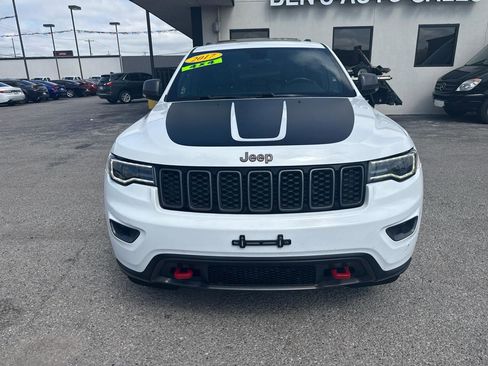 Used 2017 Jeep Grand Cherokee Trailhawk w/ Trailhawk Luxury Group AWD/4WD image 3