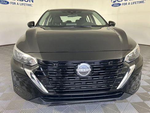 Used 2024 Nissan Sentra SV FWD image 2