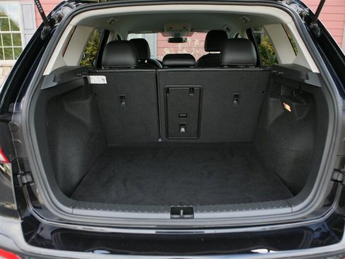 Used 2023 Volkswagen Taos SE image 14