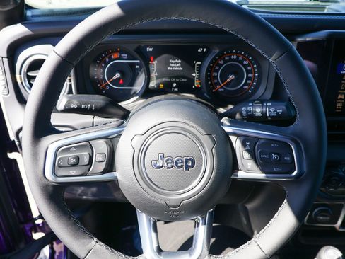 New 2026 Jeep Wrangler Unlimited Sahara AWD/4WD image 27