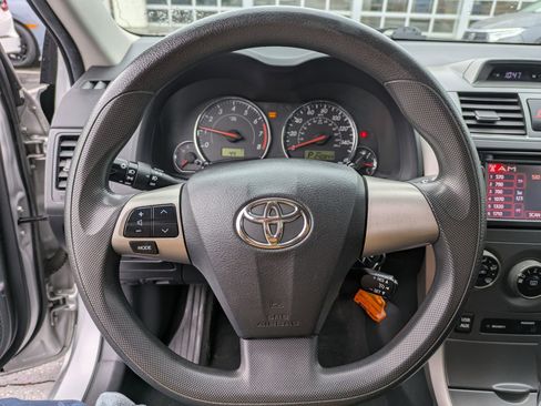 Used 2013 Toyota Corolla S image 18