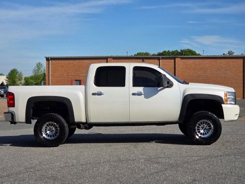 Used 2011 Chevrolet Silverado 1500 LT w/ All-Star Edition image 7