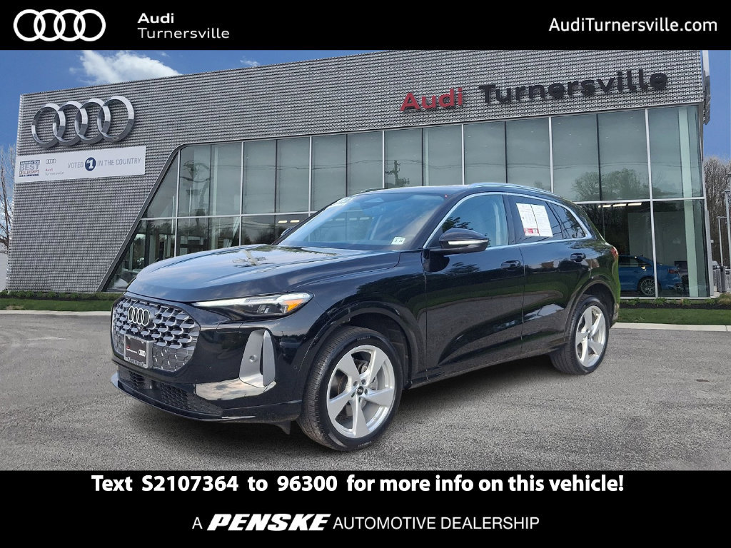 Certified 2025 Audi Q5 Premium AWD/4WD image 1