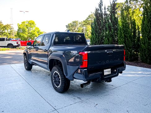 Used 2026 Toyota Tacoma TRD Off-Road AWD/4WD image 9