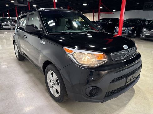Used 2017 Kia Soul FWD image 8