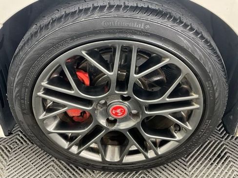 Used 2015 FIAT 500 Abarth w/ Beats Audio Package FWD image 29