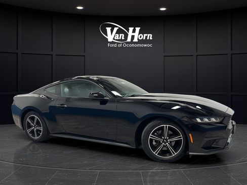 Used 2025 Ford Mustang Premium RWD image 1