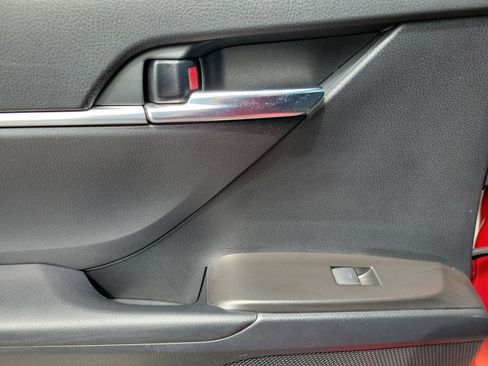 Used 2022 Toyota Camry SE w/ Convenience Package FWD image 25