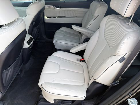 Certified 2025 Hyundai Palisade Calligraphy FWD image 21