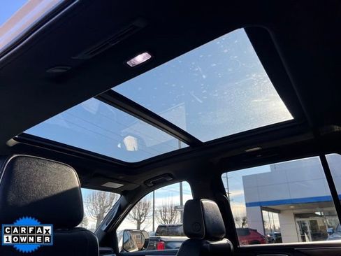 Used 2021 Chevrolet Tahoe Premier w/ Premium Package image 16