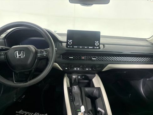 Used 2023 Honda Accord EX image 24