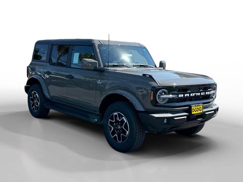 New 2026 Ford Bronco Outer Banks AWD/4WD image 7