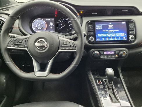 Used 2023 Nissan Kicks SR w/ SR Premium Package FWD image 22