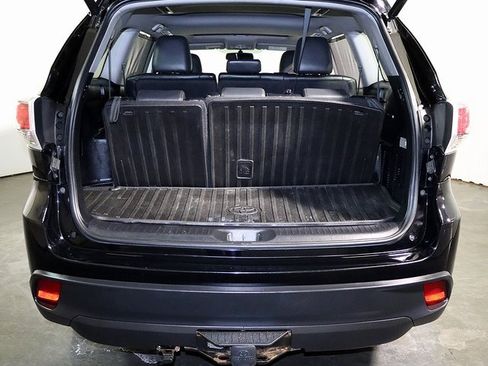 Used 2016 Toyota Highlander XLE image 32