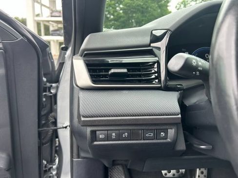 Used 2025 Toyota Camry SE FWD image 29