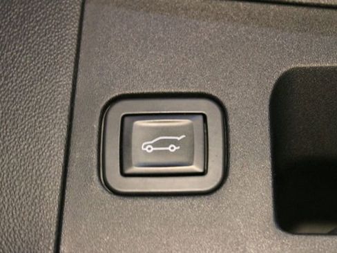 Used 2017 Cadillac XT5 Luxury w/ Driver Awareness Package FWD image 17