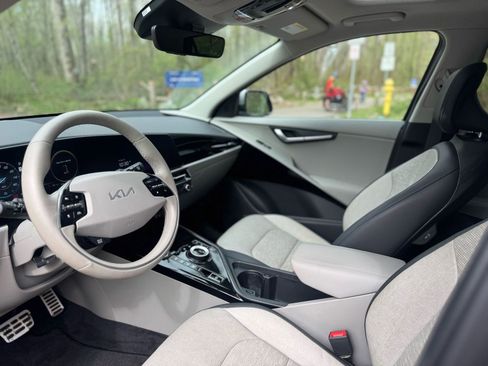 Used 2023 Kia Niro Wave FWD image 10