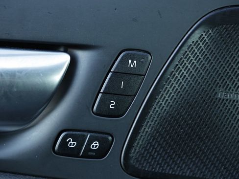 Used 2024 Volvo XC60 B5 Plus image 9