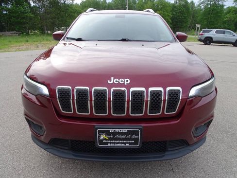 Used 2019 Jeep Cherokee 4WD Latitude image 3