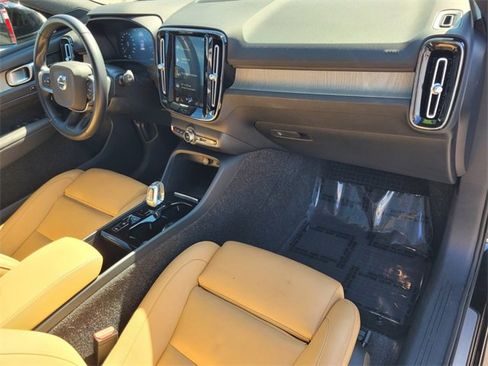 Used 2021 Volvo XC40 T5 Inscription image 19