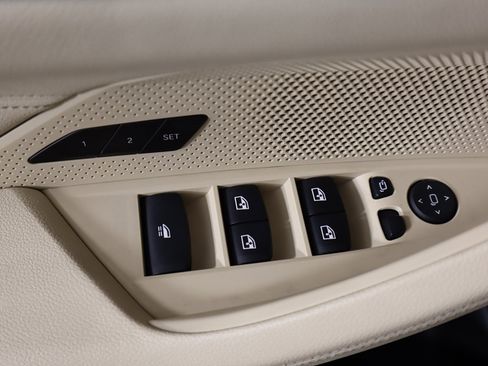 Used 2022 BMW 430i xDrive Convertible w/ M Sport Package image 36