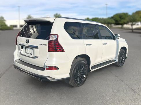Used 2022 Lexus GX 460 Premium w/ Accessory Package AWD/4WD image 7