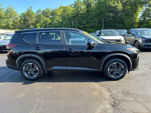 Certified 2025 Nissan Rogue SV AWD/4WD image 8