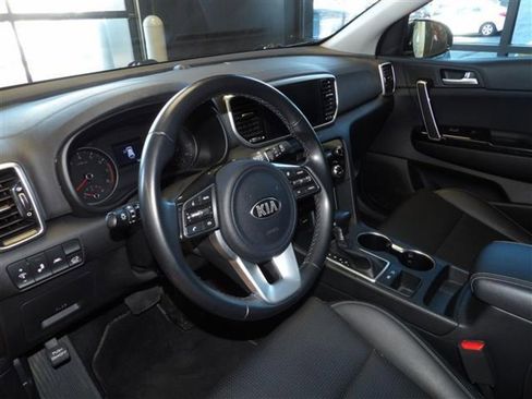 Used 2020 Kia Sportage EX image 24