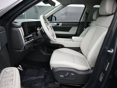 Used 2026 Hyundai Santa Fe SEL FWD image 16