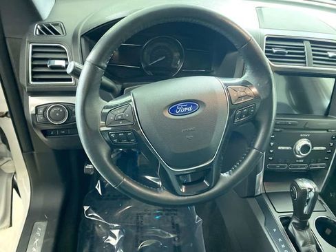 Used 2019 Ford Explorer Limited w/ Class III Trailer Tow Package image 11