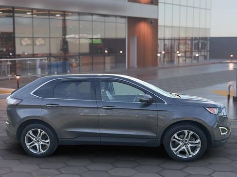 Used 2017 Ford Edge Titanium FWD image 16