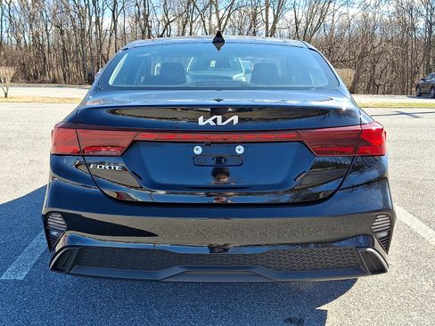 Used 2023 Kia Forte LXS image 5