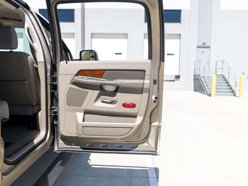 Used 2006 Dodge Ram 3500 Truck SLT w/ Light Group image 26