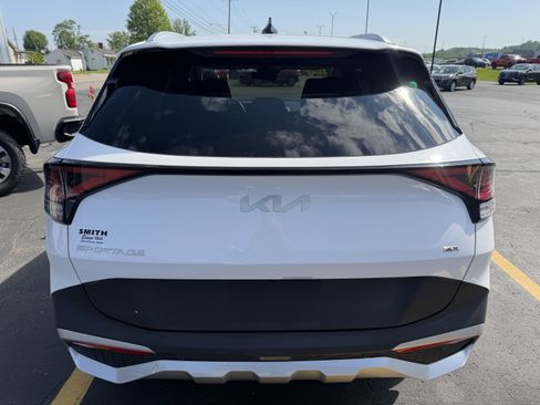 Used 2024 Kia Sportage EX AWD/4WD image 5