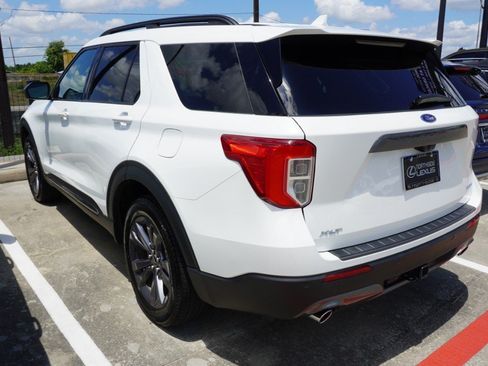 Used 2024 Ford Explorer XLT w/ Equipment Group 202A AWD/4WD image 7