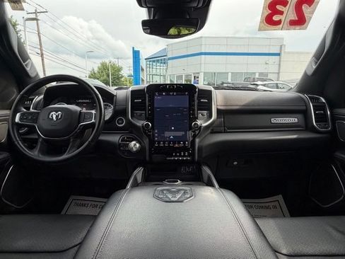 Used 2023 RAM 1500 Laramie AWD/4WD image 4