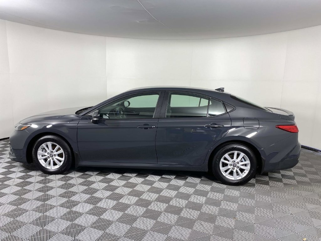 Used 2026 Toyota Camry LE w/ Convenience Package FWD image 5