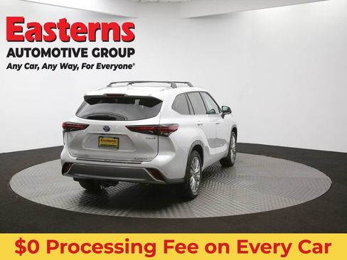 Used 2024 Toyota Highlander Platinum AWD/4WD image 45