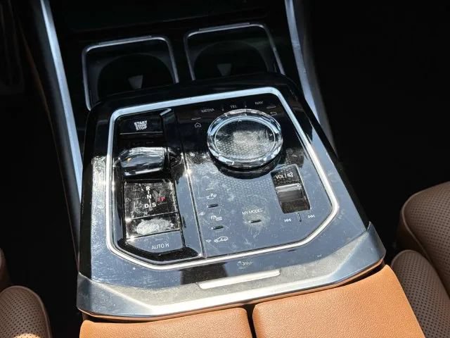 Used 2025 BMW 740i xDrive w/ Premium Package AWD/4WD image 19