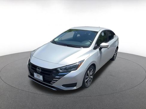 Used 2025 Nissan Versa SV FWD image 7