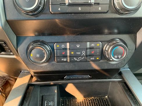 Used 2021 Ford F250 XLT w/ XLT Premium Package AWD/4WD image 45