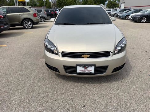 Used 2010 Chevrolet Impala LT w/ Convenience Package FWD image 3