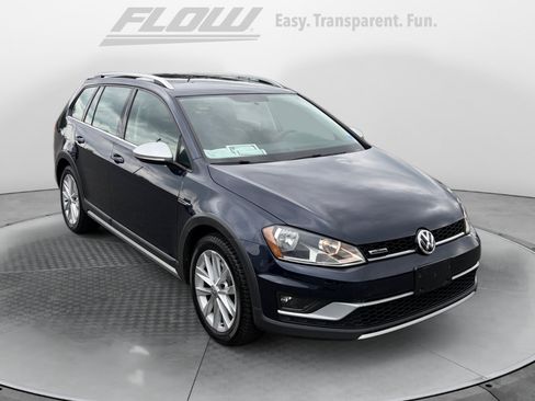 Used 2017 Volkswagen Golf Alltrack AWD/4WD image 1