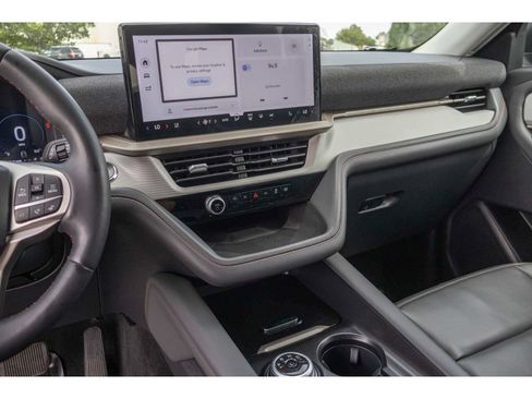 Used 2025 Ford Explorer Active w/ Active Comfort Package AWD/4WD image 24