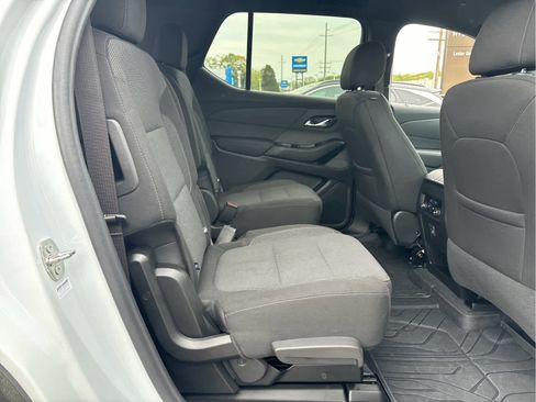 Certified 2023 Chevrolet Traverse LT FWD image 22